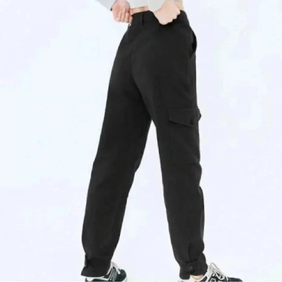 Aritzia Wilfred Free Black Ultra High Rise Modern Cargo Jeans Size 6 - Picture 2 of 13